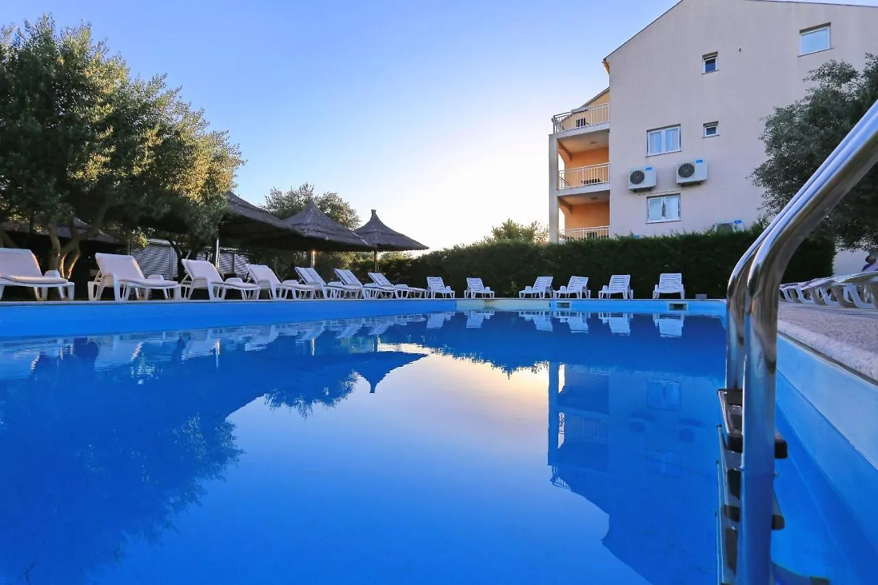 Villa Tade Debeljak بيت ضيافة