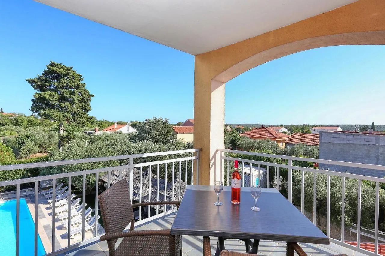 Villa Tade Debeljak بيت ضيافة
